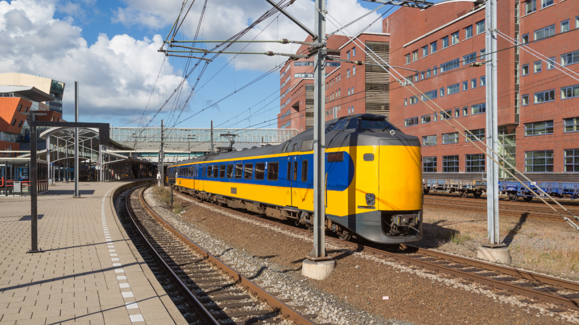 NS verhoogt prijs van treinkaarten: “Benzine nog goedkoper”